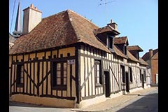 Maison à pans de bois - rue Saint-Michel 